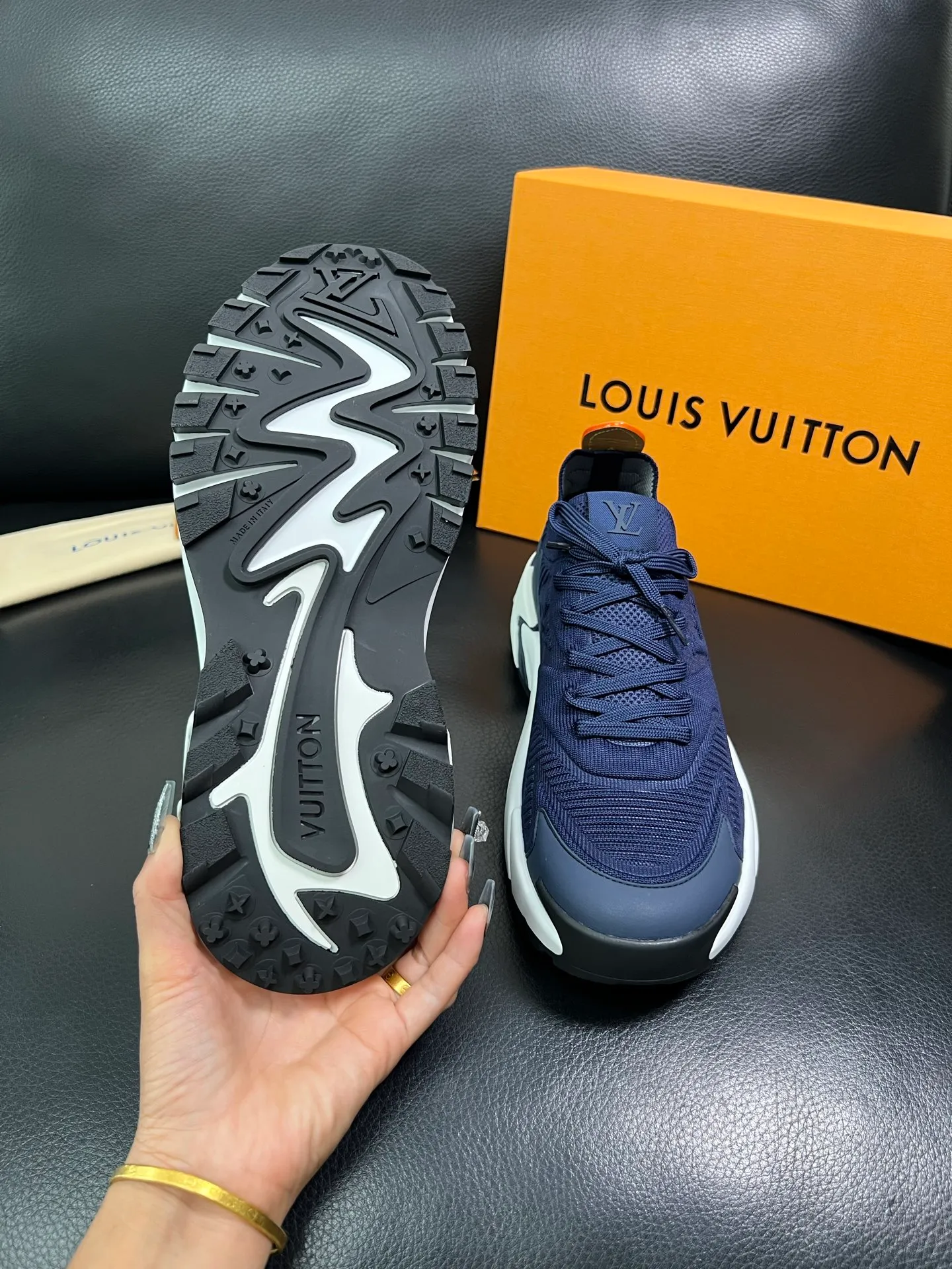 Men's shoes 💰660 Lv top purchasing Louis Vuitton Leather Shoes Counter Synchronization, imported fly woven fabrics from Italy, imported water-dyed cowhide lining, soles: original soles specially provided by the original factory, original factory follow-up orders, high quality, welcome to compare, code number 39-44 (custom-made 45) 85887